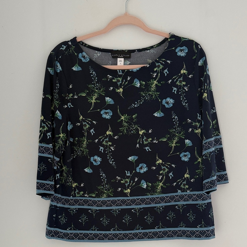 Simply Styled Navy Blue Floral pull over top SZM Elbow sleeve light weight